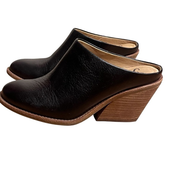 Sofft Shoes - Sofft Black Leather Tasha Mule Stacked Heel Padded Insole Sz. 7